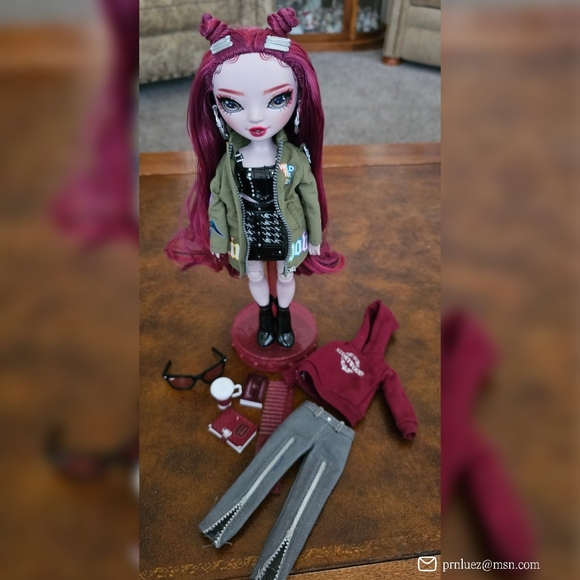 Rainbow High Shadow High Scarlett Rose Doll - Picture 5 of 7